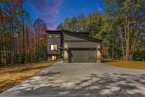3803 S Brooks Rd, Muskegon, MI 49444