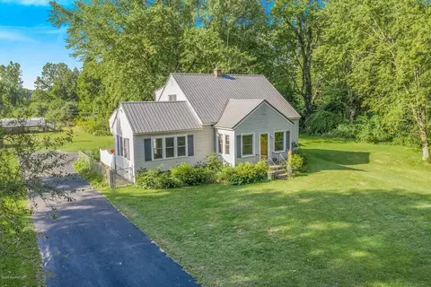 9148 W S River Dr, Grant, MI 49327
