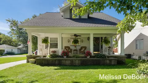 2667 Meyer Ave SW, Wyoming, MI 49519