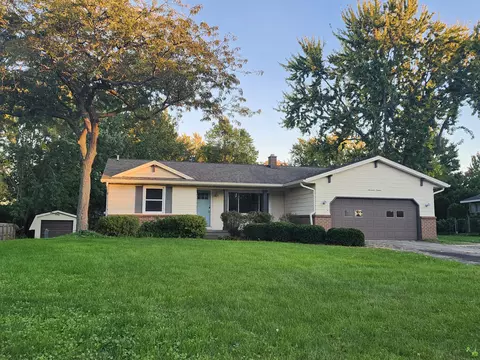 1714 Honeybrook Dr, Jenison, MI 49428