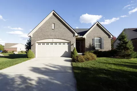 8212 Stamford Rd, Ypsilanti, MI 48198