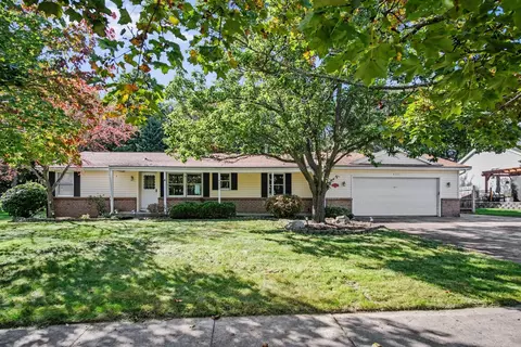 4977 Shinnecock Hills Dr NW, Comstock Park, MI 49321