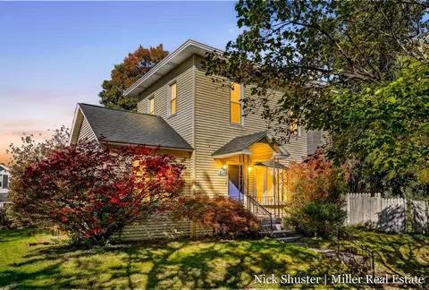 528 S Market St, Hastings, MI 49058