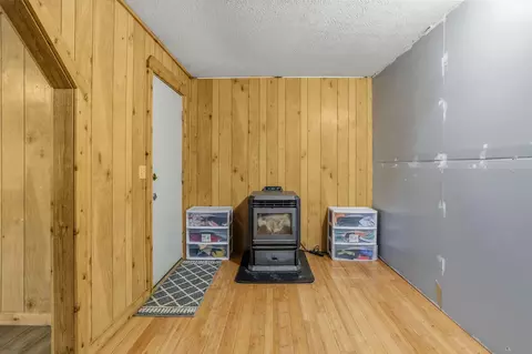 Entry Way - 907 Second St, Pullman, MI 49450 photo 1 of 4
