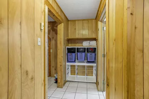 Entry Way - 907 Second St, Pullman, MI 49450 photo 3 of 4