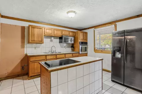 Kitchen - 907 Second St, Pullman, MI 49450 photo 2 of 4