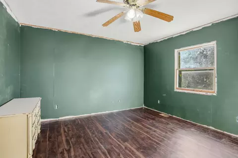 Bedroom - 907 Second St, Pullman, MI 49450 photo 6 of 10