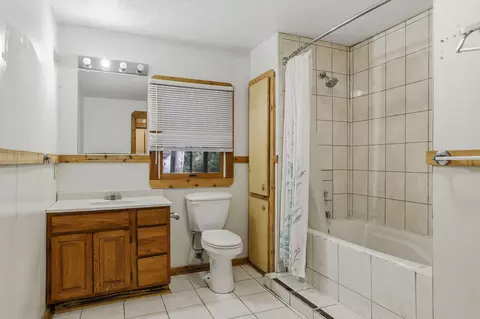 Bath - 907 Second St, Pullman, MI 49450 photo 4 of 4