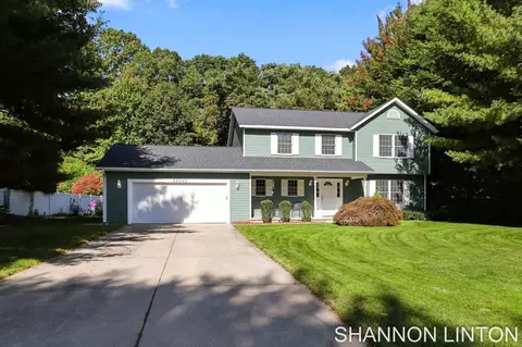 14843 Woodside Trl, Grand Haven, MI 49417