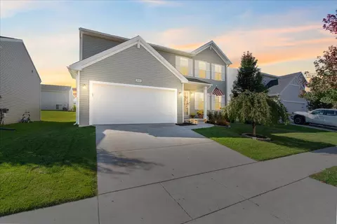 2883 W Fork River Dr, Fowlerville, MI 48836