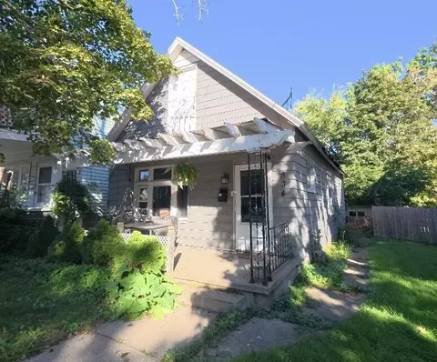 834 Alpine Ave NW, Grand Rapids, MI 49504