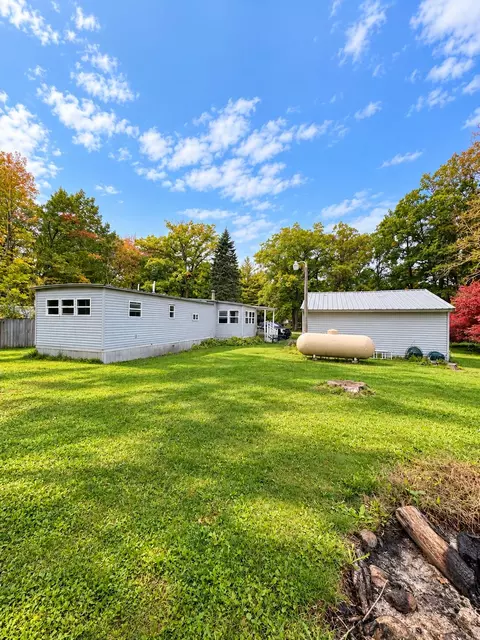 Exterior - 230 Maplewood Dr, Roscommon, MI 48653 photo 2 of 6