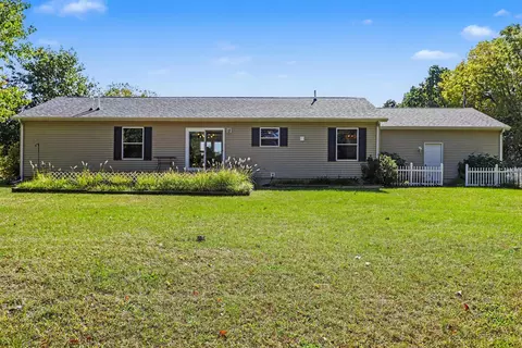 Exterior - 55443 Baer Rd, Mendon, MI 49072 photo 2 of 4