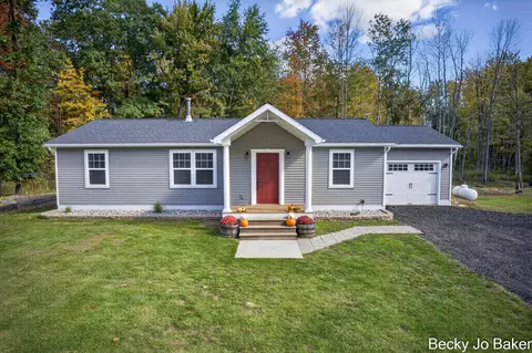 5370 N Alamando Rd, Coleman, MI 48618
