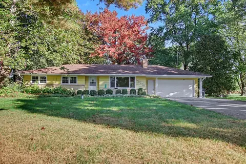 8735 N E Dr, Battle Creek, MI 49014