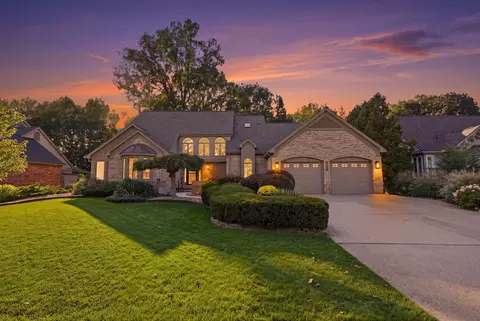 20027 Wayne Rd, Livonia, MI 48152
