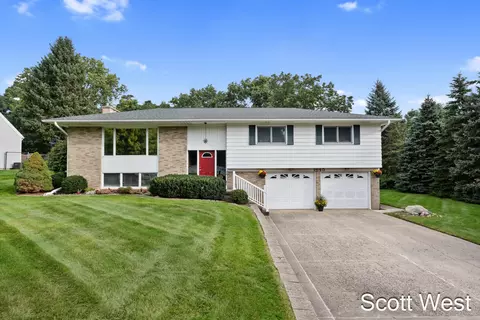 1645 Waldorf St NW, Grand Rapids, MI 49544