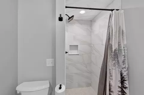 Bath - 3185 N 38th St, Augusta, MI 49012 photo 4 of 5