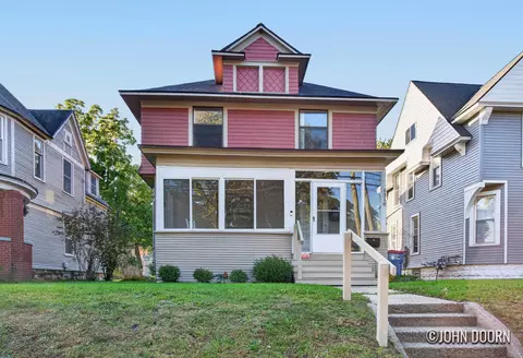1318 Wealthy St SE, Grand Rapids, MI 49506