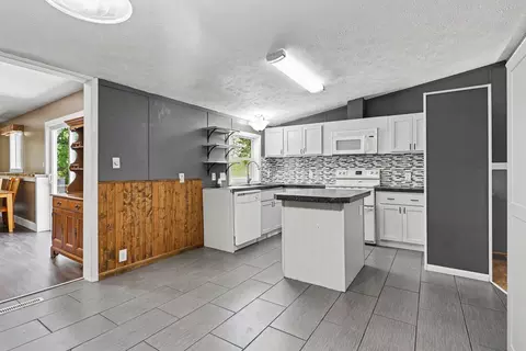 Kitchen - 5835 113th Ave, Pullman, MI 49450 photo 3 of 4