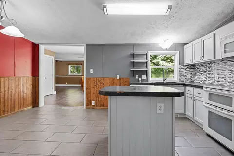 Kitchen - 5835 113th Ave, Pullman, MI 49450 photo 1 of 4