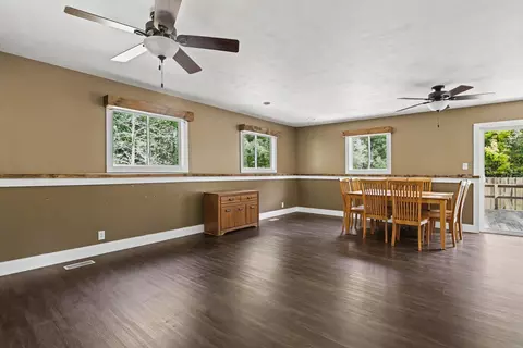 Living - 5835 113th Ave, Pullman, MI 49450 photo 2 of 4