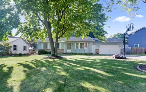 4350 Heritage Dr, Hudsonville, MI 49426