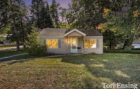 919 W Grove St, Greenville, MI 48838