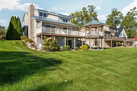 14505 Brookhurst Ln, Cement City, MI 49233