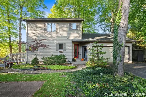 414 Spear St, Saugatuck, MI 49453
