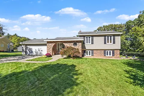 1557 Trentwood St SW, Wyoming, MI 49509