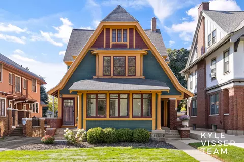 557 Madison Ave SE, Grand Rapids, MI 49503