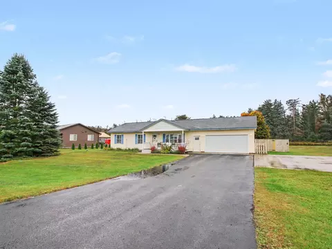 2036 Sunrise Ct, Gaylord, MI 49735