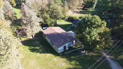 795 34th St, Allegan, MI 49010
