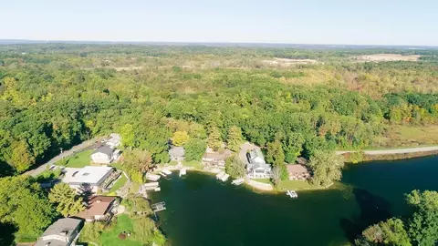 View/Area - 326 Midlakes Blvd, Plainwell, MI 49080 photo 6 of 8