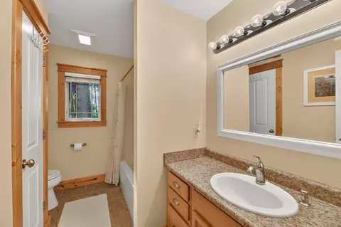 Bath - 326 Midlakes Blvd, Plainwell, MI 49080 photo 3 of 4