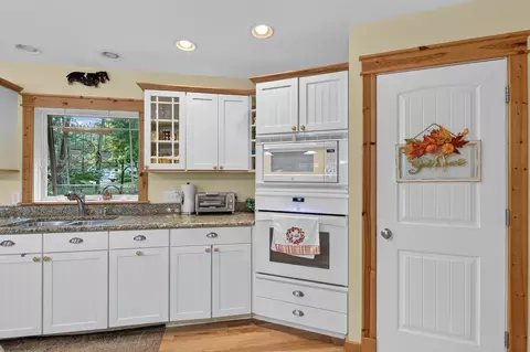 Kitchen - 326 Midlakes Blvd, Plainwell, MI 49080 photo 5 of 5