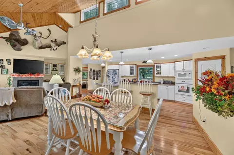 Dining - 326 Midlakes Blvd, Plainwell, MI 49080 photo 2 of 2