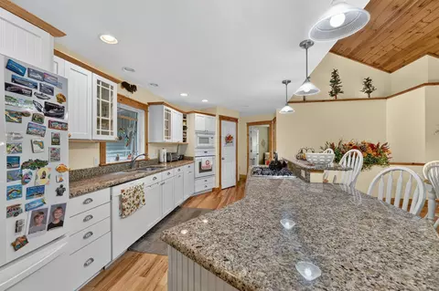 Kitchen - 326 Midlakes Blvd, Plainwell, MI 49080 photo 2 of 5