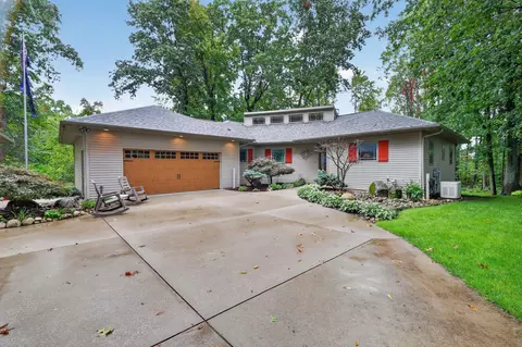 Exterior - 326 Midlakes Blvd, Plainwell, MI 49080 photo 2 of 10