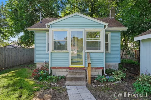 36 34th St SE, Wyoming, MI 49548