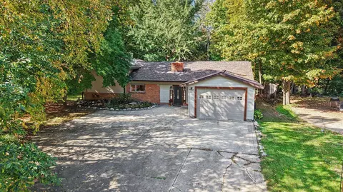 407 Vista Ln, Fremont, MI 49412