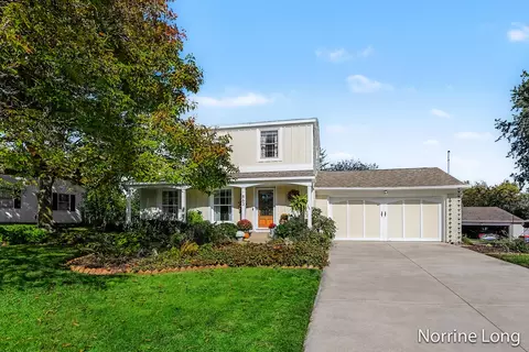 1863 Eastbrook St SE, Grand Rapids, MI 49508