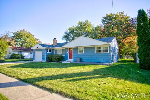 3024 Maple Grove Rd, Muskegon, MI 49441