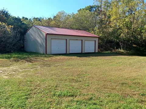 6091 E Chicago Rd, Jonesville, MI 49250