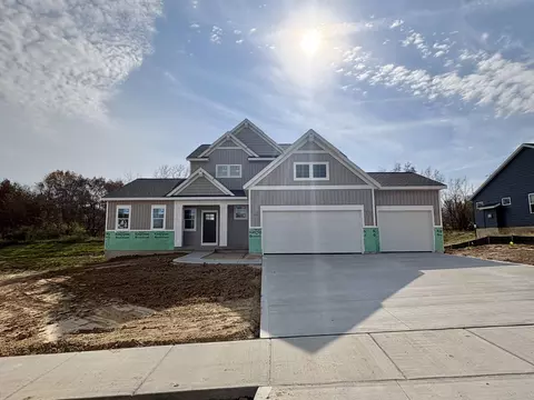 8308 Kettle Oak Dr SE, Alto, MI 49302