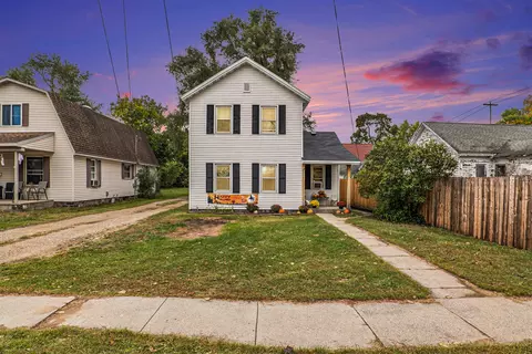 302 W Charles St, Greenville, MI 48838