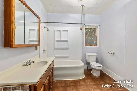 Bath - 610 Root St, Belding, MI 48809 photo 1 of 1
