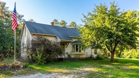 17655 112th Ave, Nunica, MI 49448