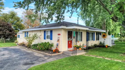 4135 W Joy Rd, Shelbyville, MI 49344